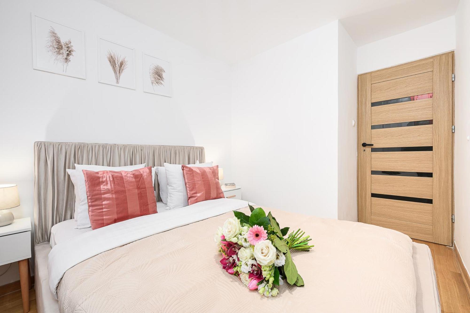Lumina Apartment Opposite The Palace Of Culture And Science Varsovia Exterior foto